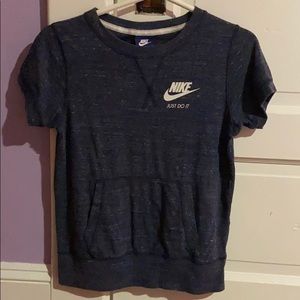 nike t-shirt